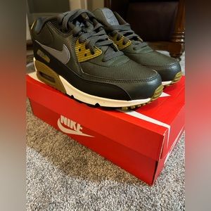 Nike Air Max men’s shoes